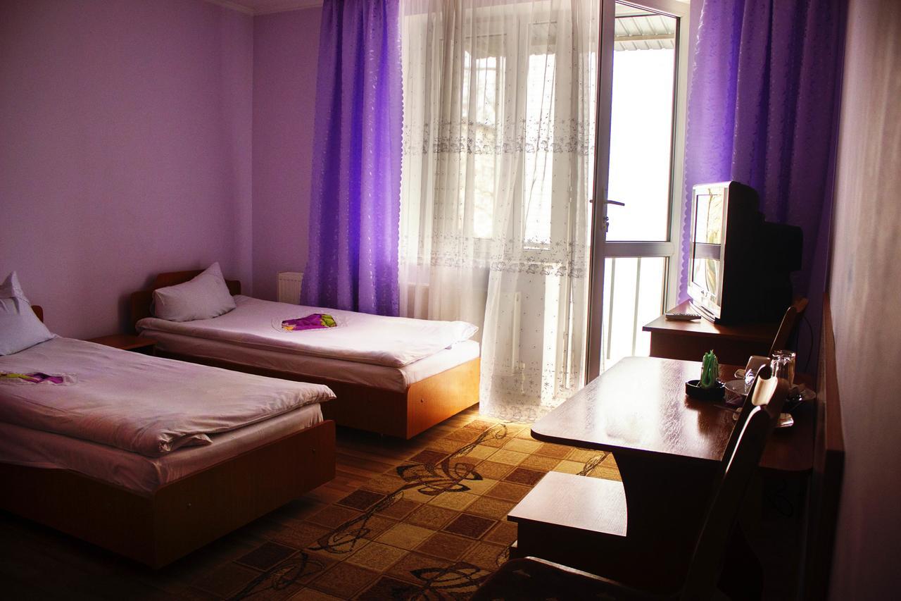 Hotel Confort Drochia Eksteriør bilde