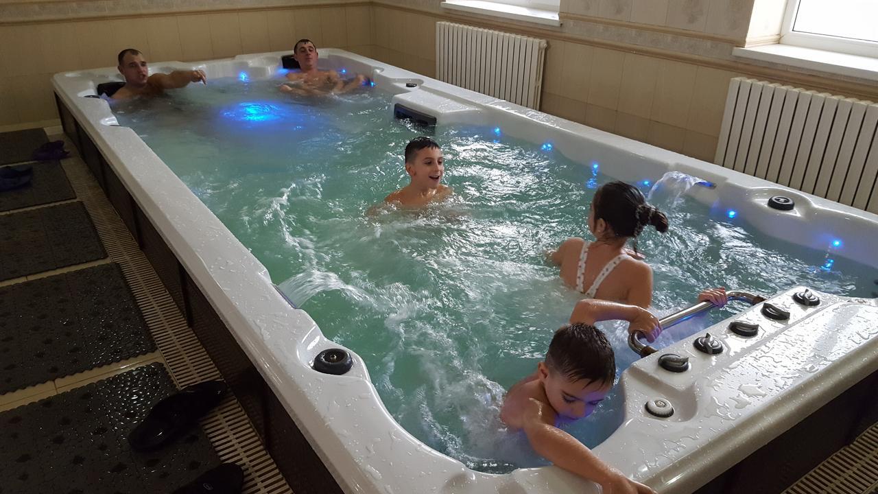 Hotel Confort Drochia Eksteriør bilde