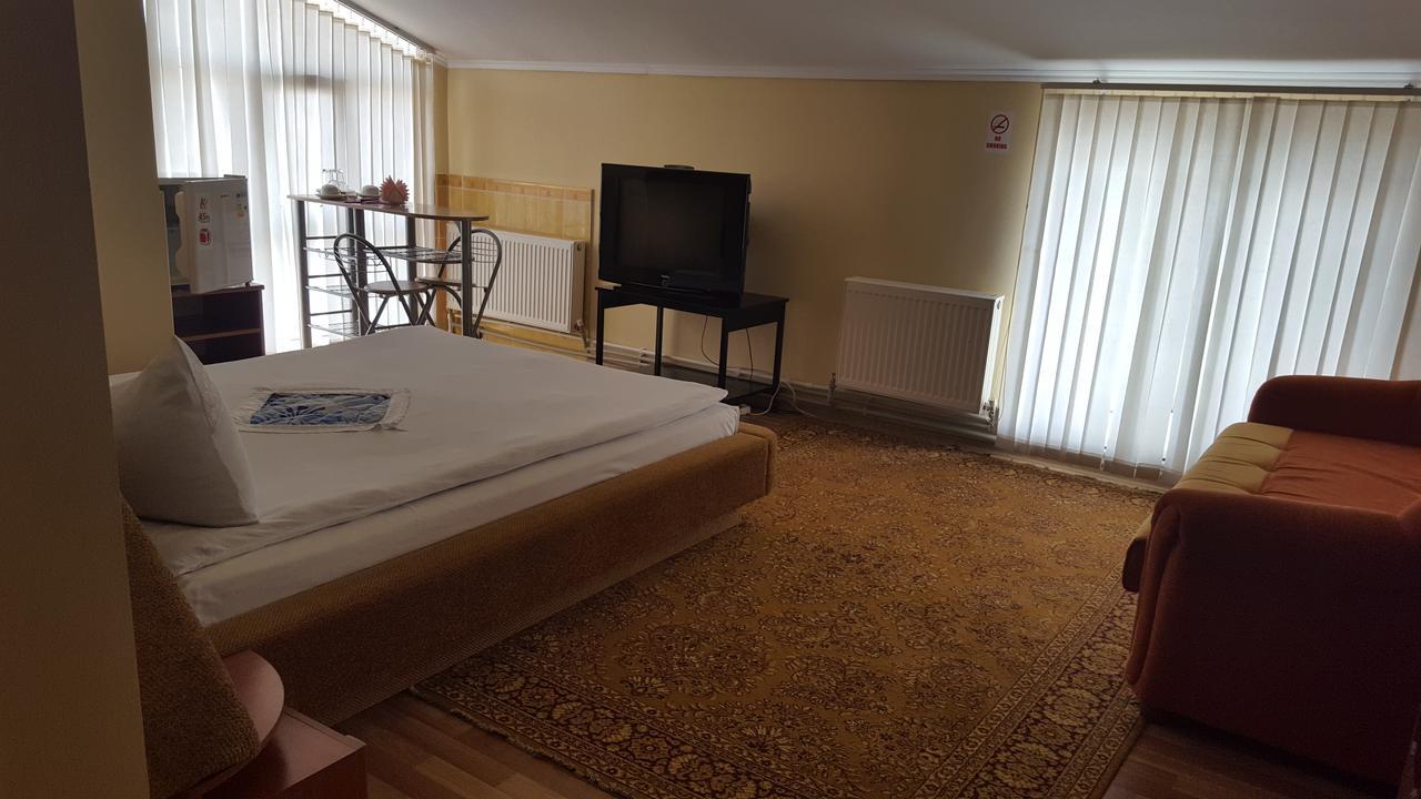 Hotel Confort Drochia Eksteriør bilde