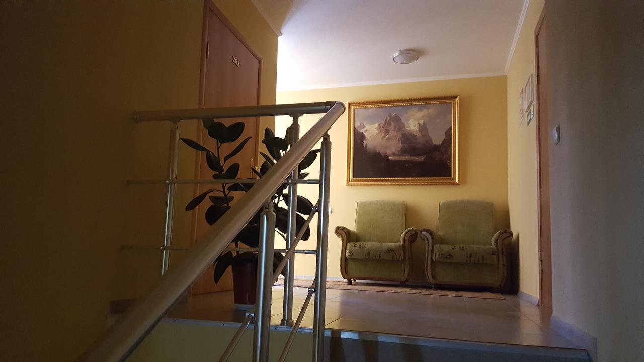 Hotel Confort Drochia Eksteriør bilde